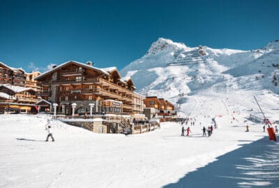 Hôtel Le Levanna 4* Tignes - terrasse restaurant vue exterieure