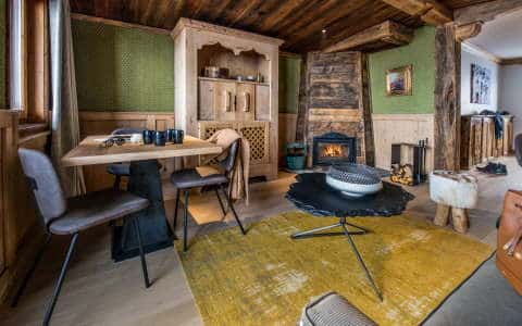 Suites du Montana salon