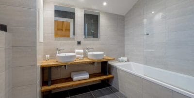 04 - Chalets Carlina - Chambre - Salle de bain
