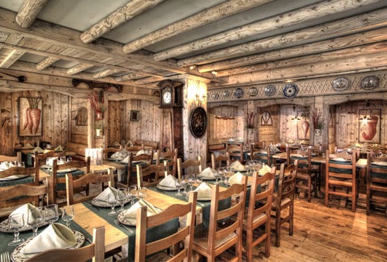 Hôtel-Village-Montana---Restaurant-La-Chaumière-016-560x380