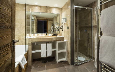 Hôtel Koh-I Nor - Junior Suite 43 m² - salle de bain