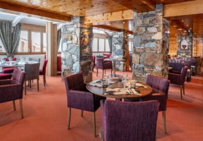 Restaurant L'Aiguille Percée®Pascale Be╠üroujon
