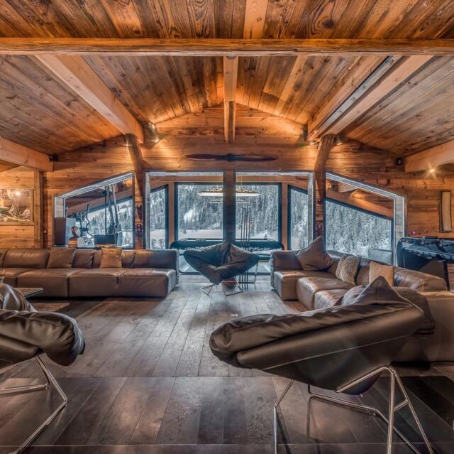 Enter a world of exclusive comfort and wellness ✨

Wood material brings cocoon style that we all love, this is our Quezac private chalet to discover on our link in bio. 

_________ 

#CarteBlancheCollection #CarteBlancheChalets #PrivateChalet #Tignes #SavoieMontBlanc #Private #Luxury #LuxuryLifeStyle #EtincellesCollection #Exclusive