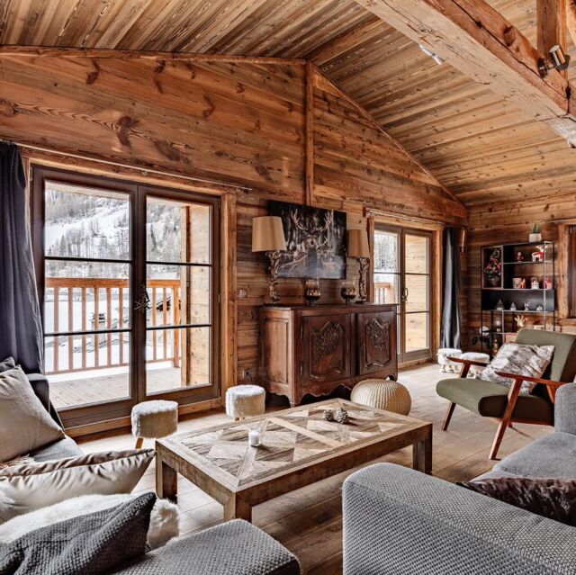 Description of authenticity with Chalet Sachette ✨

In the heart of the small village of Tignes les Brévières, last moments to embrace the winter vibes. 

_________ 

#CarteBlancheCollection #Tignes #EtincellesCollection #TignesBrevieres #WinterVibes #Chalet #PrivateChalet #LuxuryLifeStyle #Moment #WoodArchitecture