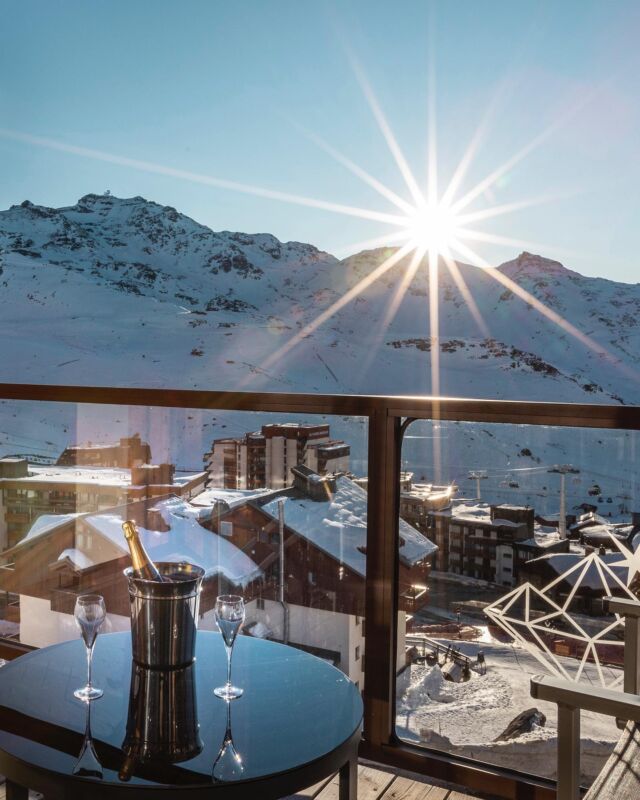 Could you dream of a better way to end a day? ✨

At the Koh-I Nor Orlov Chalet, among the mountains, spectacular snowy landscape until the end of April. 

_________ 

#CarteBlancheCollection #CarteBlancheChalets #ValThorens #KohINorValThorens #Chalets #PrivateChalet #3Vallées #Sunset #Landscape #Snowscape #Snow #April