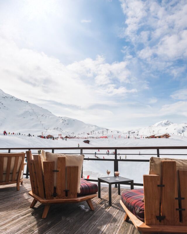 La montagne dans toute sa splendeur, où que vous soyez chez Étincelles ✨

Nos hôtels vous offrent bien plus qu’un séjour : une véritable carte postale à contempler jour après jour. Depuis votre balcon, votre terrasse ou à travers une baie vitrée, laissez-vous émerveiller par des panoramas à couper le souffle 🌄

👉 Et vous, quelle sera votre destination cet hiver ? 

___________ 

The mountain in all its splendor, wherever you are with Étincelles ✨

Our hotels offer more than just a stay: a true postcard to admire every single day. From your balcony, terrace, or through a bay window, let yourself be amazed by breathtaking panoramas 🌄

👉 So, which will be your destination this winter? 

__________ 

#EtincellesCollection #Alpes #Montagne #Panorama #VueImprenable #AlpineLuxury #WinterDestinations #SkiResorts #LuxuryTravel #SnowAdventures #SkiSeason #BreathtakingViews #WinterGetaway #NatureLovers #StayAndSki