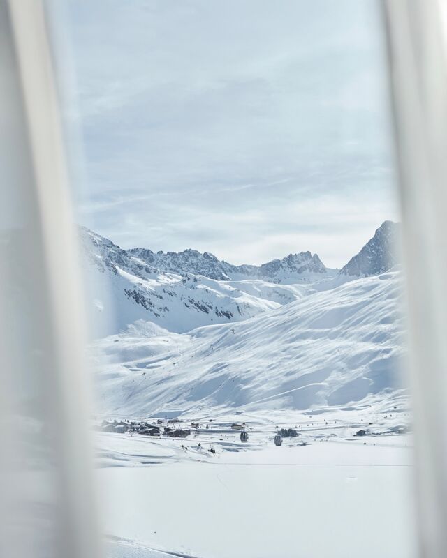 ✨ Offrez des instants magiques au cœur des Alpes ✨ 

À la recherche du cadeau parfait ? Avec nos bons cadeaux, offrez une expérience unique dans l’un de nos hôtels de montagne : une nuit d’exception, un dîner gastronomique ou un moment de détente au spa. 

🎁 Une invitation à créer des souvenirs inoubliables. 
👉 Découvrez nos bons cadeaux sur notre site : gifts.etincelles.com 

_____________ 

✨ Give the gift of magical moments in the heart of the Alps ✨

Looking for the perfect gift? With our gift cards, offer a unique experience in one of our mountain hotels: an exceptional night, a gourmet dinner, or a relaxing spa moment.

🎁 An invitation to create unforgettable memories. 
👉 Explore our gift cards on our website: gifts.etincelles.com 

_____________ 

#BonsCadeaux #EtincellesCollection #LuxuryGifts #FrenchAlps #ExperienceGift #MountainEscape #HolidayGiftIdeas