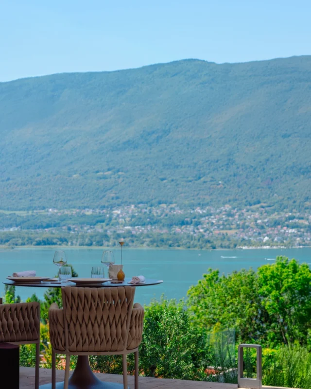 Cet été, suivez le soleil avec les Étincelles ✨
De l’intimité du Lac du Bourget aux sommets mythiques des Alpes, vivez des moments inoubliables au cœur d'une nature resplendissante. Nos hôtels et résidences sont prêts à vous y accueillir :
🌿 L’Incomparable – Vue imprenable sur le Lac du Bourget
🏔️ Le Chamois d’Or, Alpe d’Huez – Ouverture le 20 juin
🎿 Village Montana, Tignes le Lac – Ouverture le 27 juin
☀ Carlina, Belle-Plagne – Ouverture le 4 juillet
La montagne en été, c’est un secret bien gardé… plus pour longtemps ! Laissez-vous surprendre par l’élégance alpine de nos établissements ouverts tout l’été.
__________
This summer, Étincelles shine under the sun ✨
From the intimate shores of Lac du Bourget to the iconic alpine peaks, treat yourself to unforgettable moments surrounded by vibrant nature. Our hotels and residences are ready to welcome you:
🌿 L’Incomparable – Breathtaking view over Lac du Bourget
🏔️ Le Chamois d’Or, Alpe d’Huez – Opens June 20
🎿 Village Montana, Tignes le Lac – Opens June 27
☀ Carlina, Belle-Plagne – Opens July 4
Summer in the mountains is a well-kept secret… not for long! Discover the alpine elegance of our summer destinations.
__________
#EtincellesCollection #ÉtéÀLaMontagne #FrenchAlps #VacancesEstivales #MountainEscape #LuxuryHotels #LacDuBourget #Tignes #AlpeDHuez #BellePlagne #VoyageDeLuxe #MontagneEnÉté #SummerInTheAlps #ChamoisDor #VillageMontana #HotelCarlina #HotelIncomparable