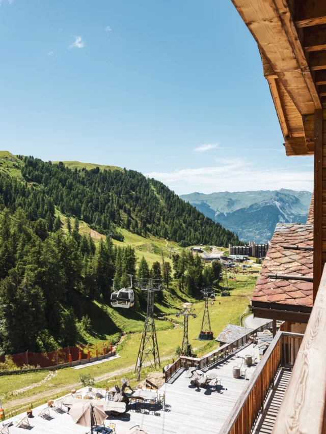 Le luxe, le confort et la nature réunis en un seul lieu ✨

C'est la promesse Etincelles pour chacune de vos escapades. Préparez-vous à vivre des moments d'exception 🏔️

---

Luxury, comfort, and nature brought together in one place ✨

This is the Etincelles promise for each of your getaways. Get ready to experience exceptional moments 🏔️

---

#LuxuryTravel #EtincellesCollection #BoutiqueHotel #AlpineEscape #FrenchAlps