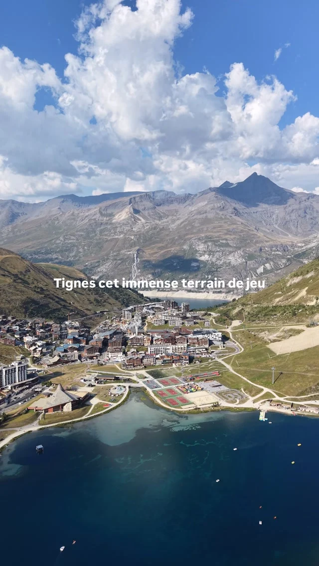 Le lac, les reliefs, les sentiers, les sommets à perte de vue ✨ À Tignes, chaque direction est une invitation à sortir, explorer, grimper, rouler, respirer et profiter pleinement de l’été en altitude.

Un terrain de jeu grandeur nature où il reste toujours quelque chose à découvrir.

⸻

Tignes, one giant playground ✨

From above, the landscape takes on a whole new dimension.

The lake, the trails, the peaks stretching as far as the eye can see… In Tignes, every direction is an invitation to get outside, explore, climb, ride, breathe and make the most of summer in the mountains.

A life-sized playground where there’s always something new to discover.

⸻

#Tignes #TignesLeLac #SummerInTignes #FrenchAlps #EtincellesCollection
