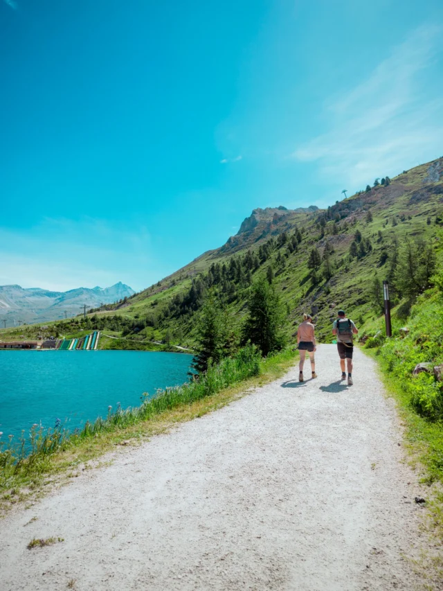 Vous avez déjà fait le tour du Lac de Tignes ? ✨

Une balade au bord de l’eau, les sommets tout autour et cette couleur turquoise qui donne parfois l’impression d’avoir quitté les Alpes…

À pied, en prenant son temps, en s’arrêtant sur un banc ou en faisant un détour par les activités du lac : le tour du Lac de Tignes, c’est aussi une belle façon de découvrir la station en été.

Et vous, plutôt balade tranquille au bord de l’eau ou plongeon dans les activités ? 👀

---

Have you ever walked around Lake Tignes? ✨

A walk by the water, surrounded by peaks, with that incredible turquoise colour that almost makes you forget you’re in the Alps…

Take it slow, stop on a bench to enjoy the view, or make a detour for some activities on the lake: walking around Lake Tignes is also one of the best ways to discover the resort in summer.

So, which one are you: a peaceful walk by the water or straight into the action? 👀

---

#EtincellesCollection #Tignes #TignesLeLac #LacDeTignes #SummerInTheAlps